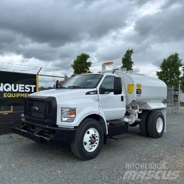 Ford F-750 Säiliöautot