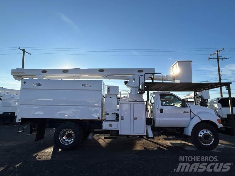 Ford F-750 Nostolava-autot