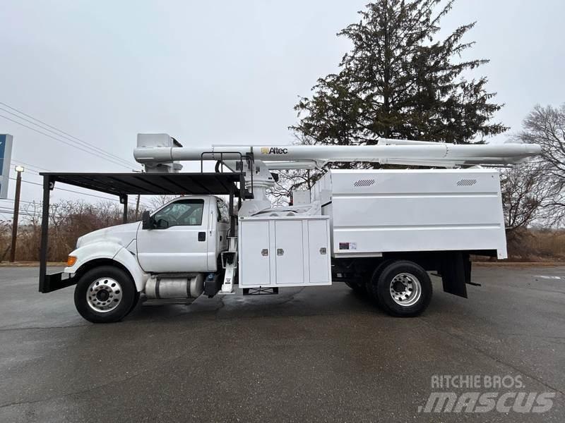 Ford F-750 Nostolava-autot