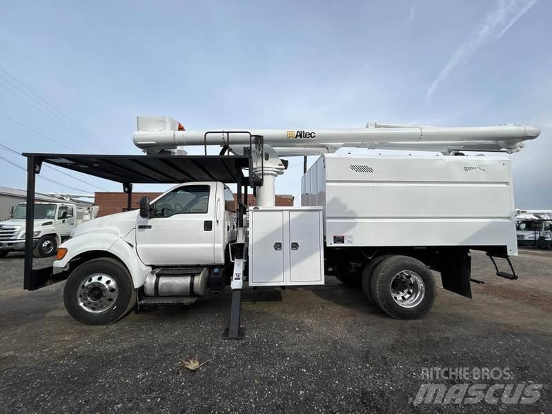 Ford F-750 Nostolava-autot