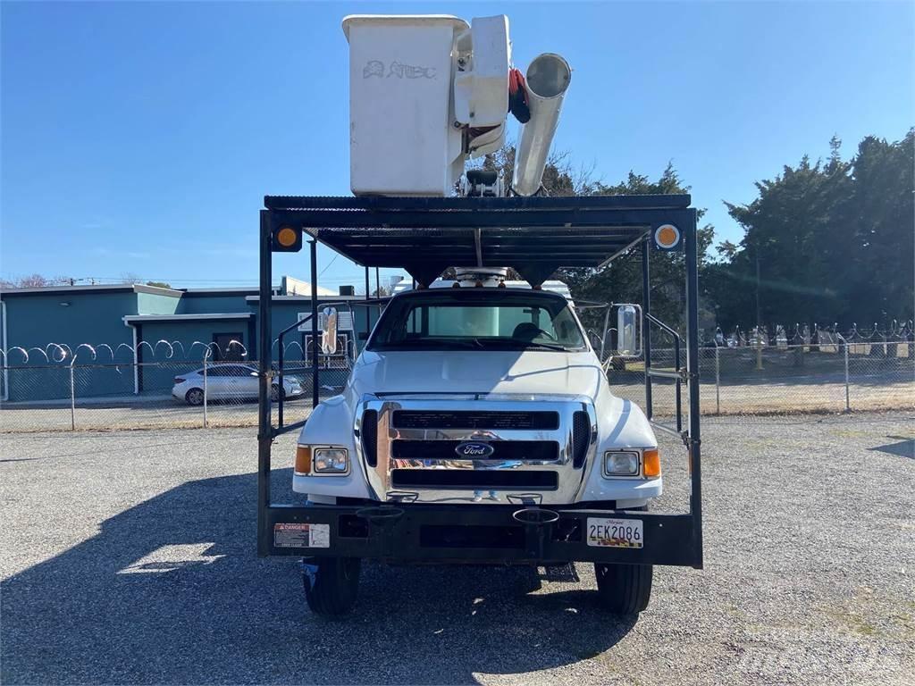 Ford F-750 Nostolava-autot