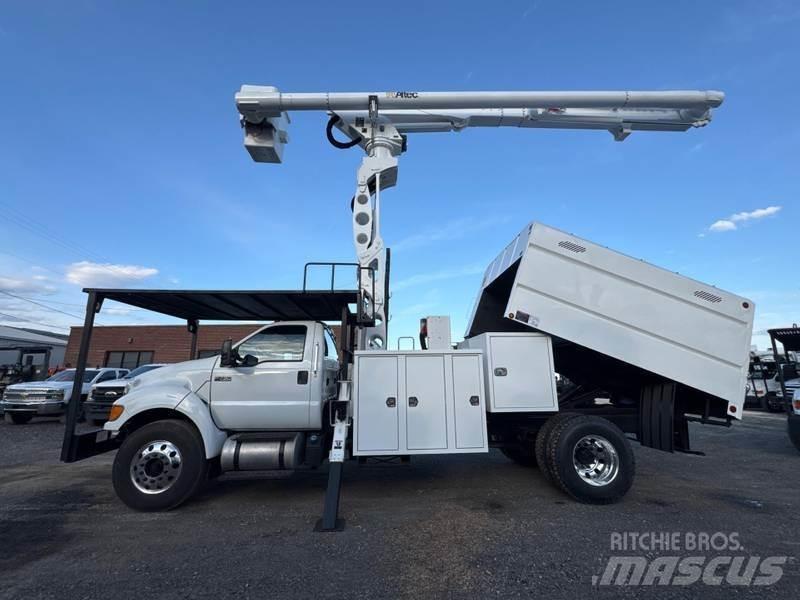 Ford F-750 Nostolava-autot