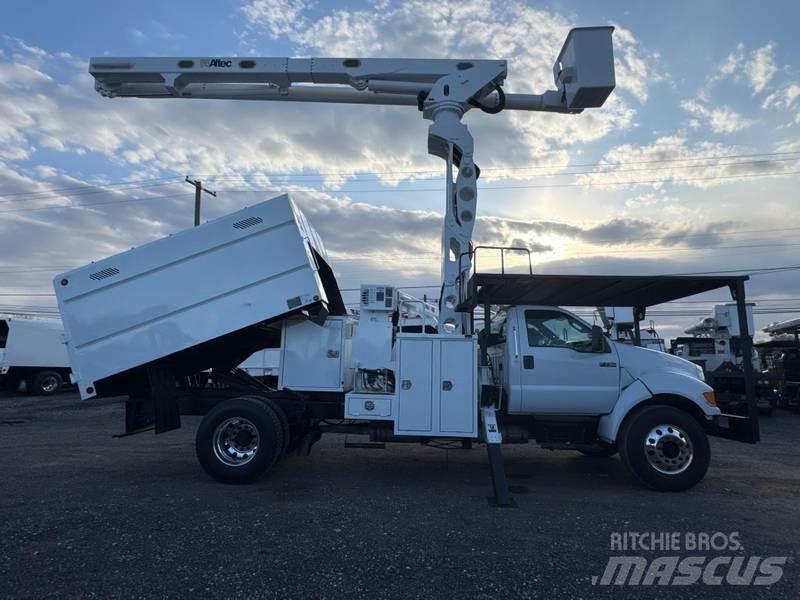 Ford F-750 Nostolava-autot