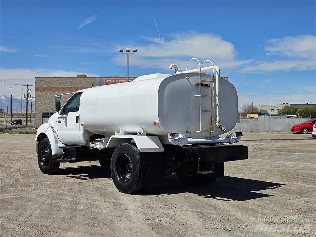 Ford F-750 Säiliöautot
