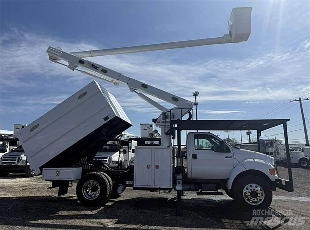 Ford F-750 Nostolava-autot
