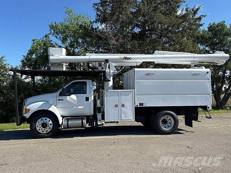 Ford F-750 Nostolava-autot