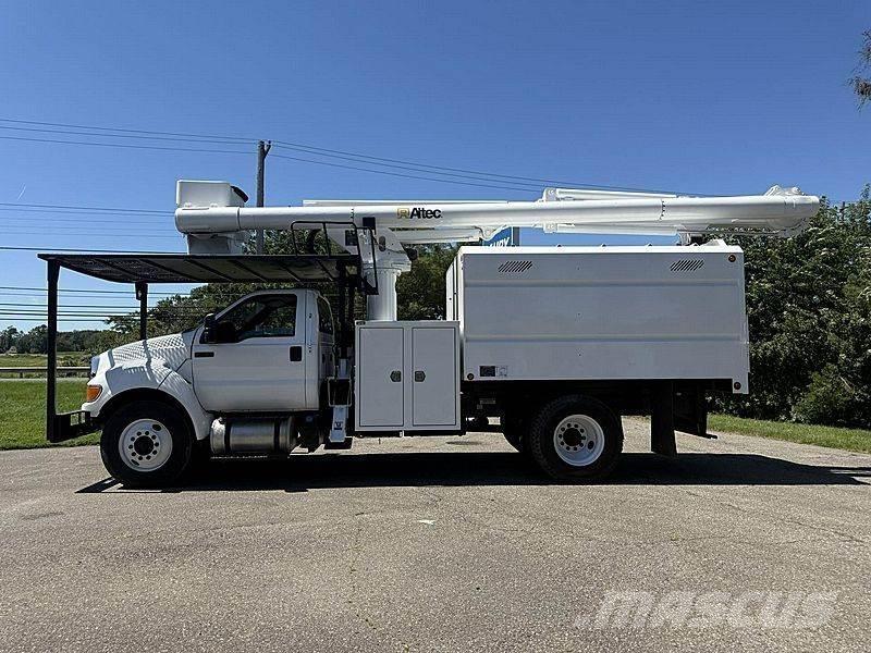 Ford F-750 Nostolava-autot