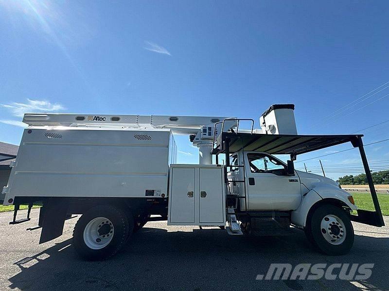 Ford F-750 Nostolava-autot