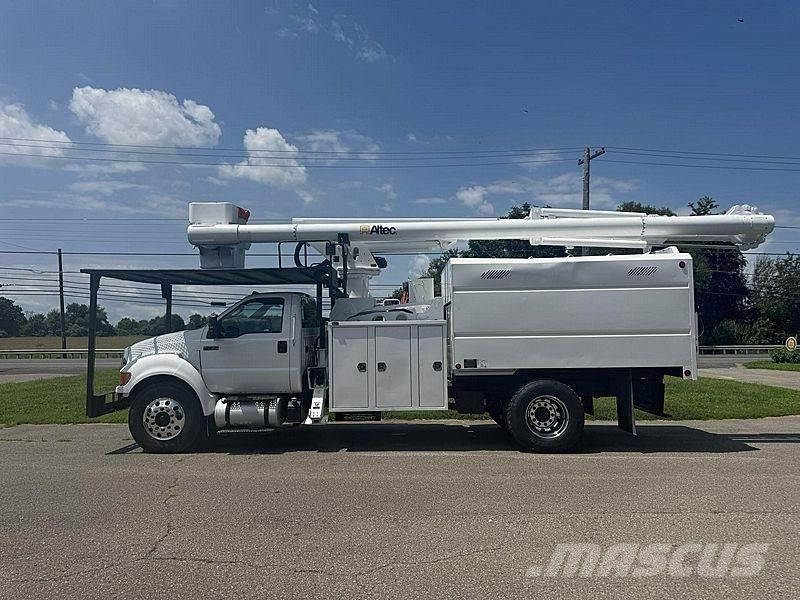 Ford F-750 Nostolava-autot