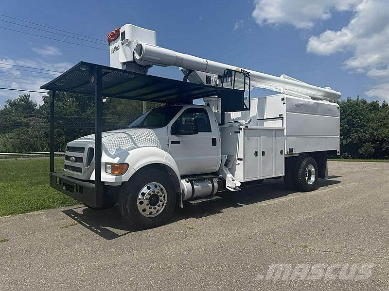 Ford F-750 Nostolava-autot