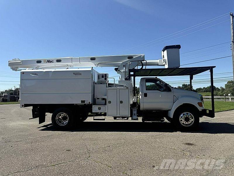 Ford F-750 Nostolava-autot