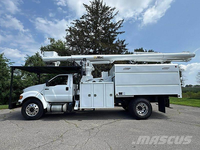 Ford F-750 Nostolava-autot