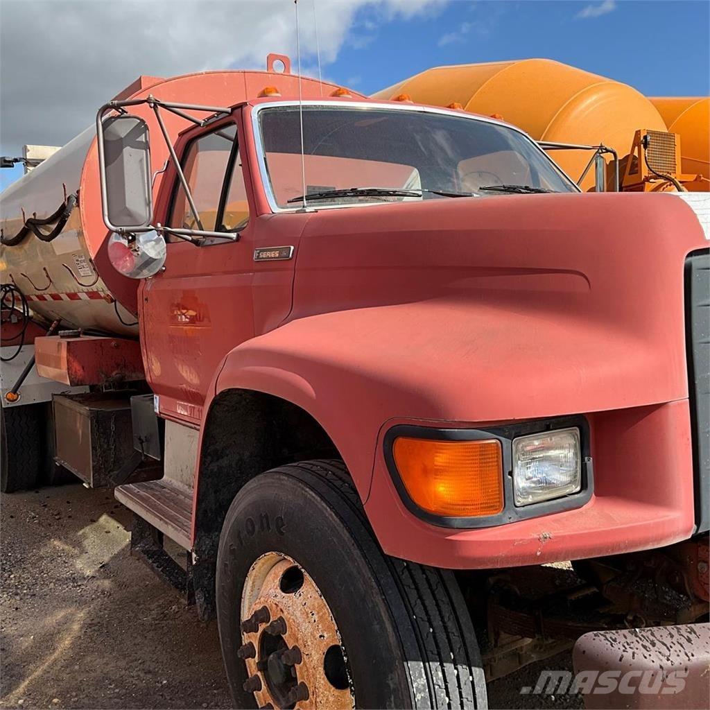 Ford F-800 Säiliöautot