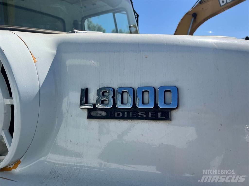Ford L800 Paine-/imuautot