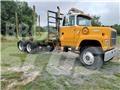 Ford L8000 Puuautot