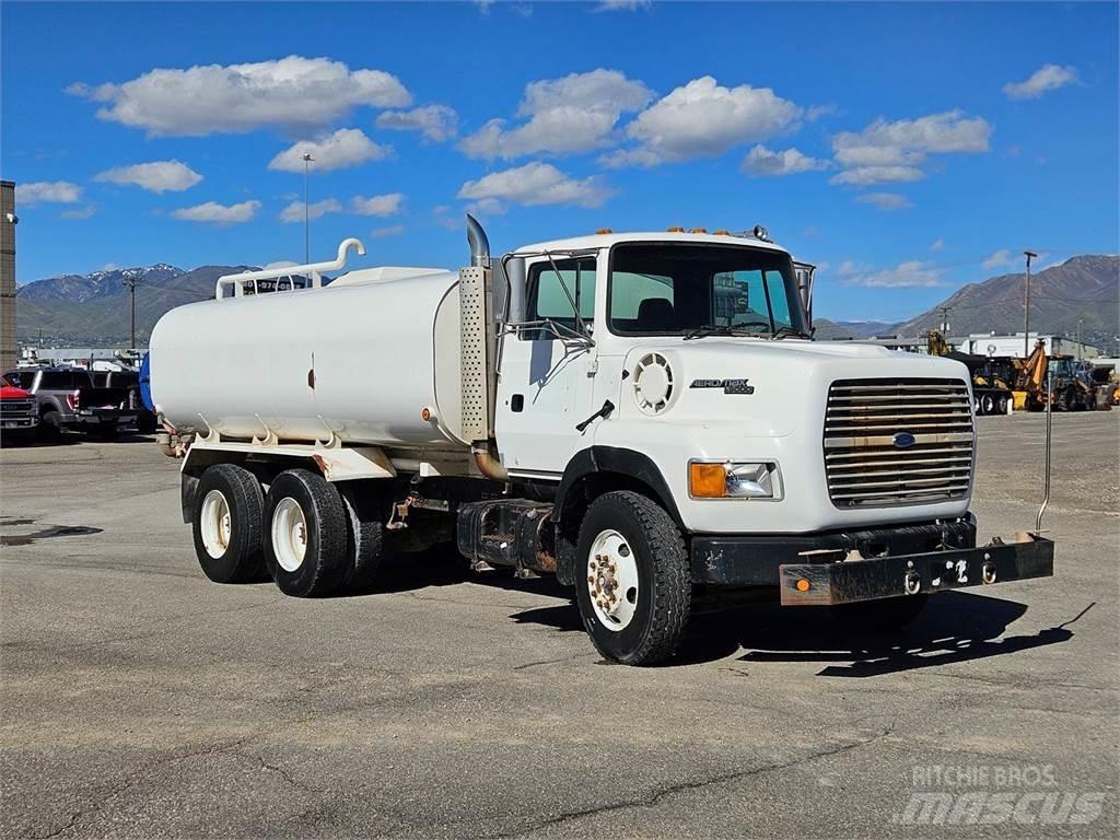 Ford L9000 Säiliöautot