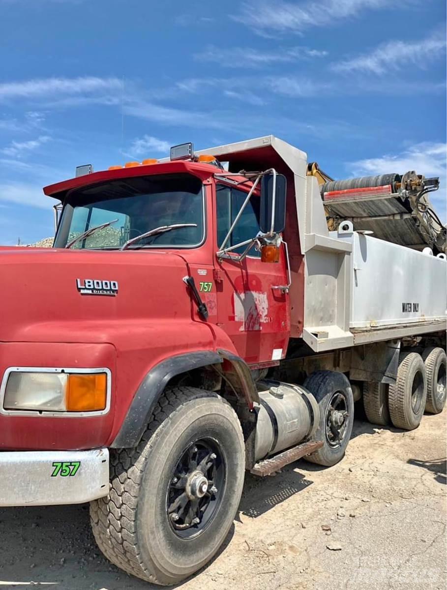 Ford L9000 Säiliöautot