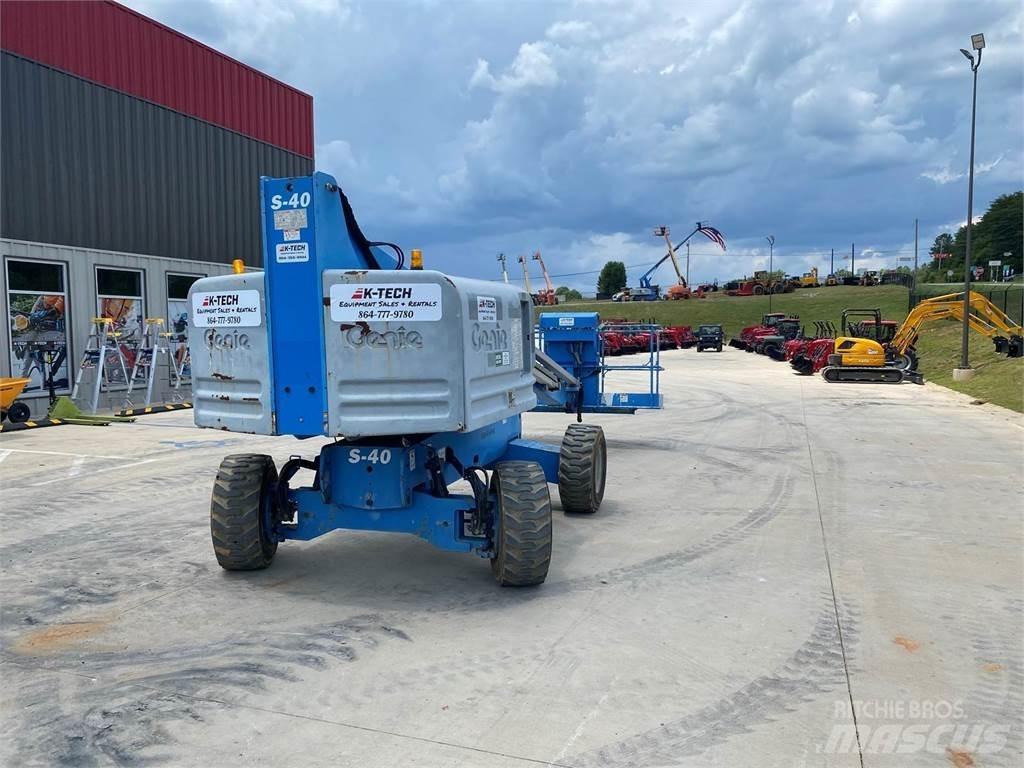 Genie S-40 Teleskooppipuominostimet