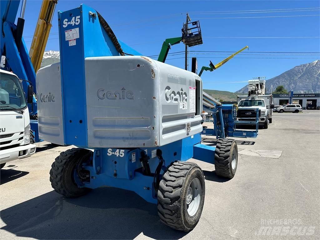 Genie S-45 Teleskooppipuominostimet