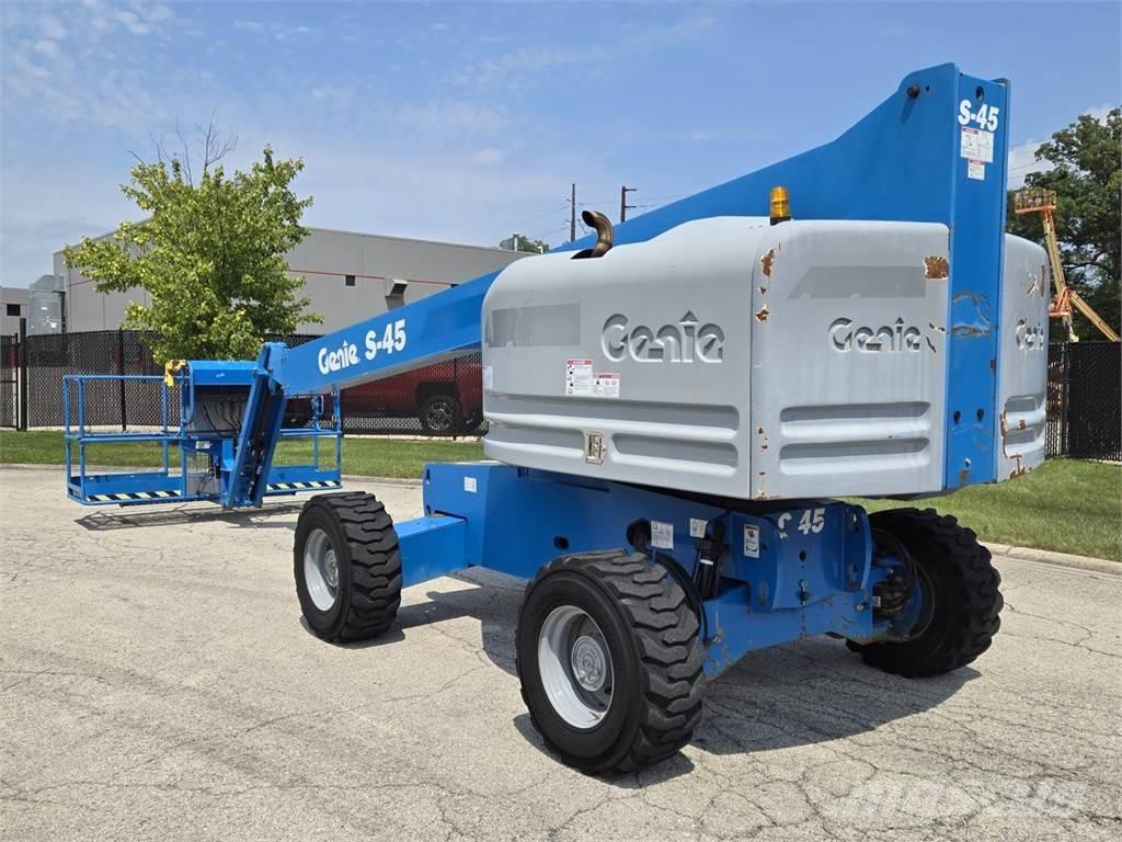 Genie S-45 Teleskooppipuominostimet