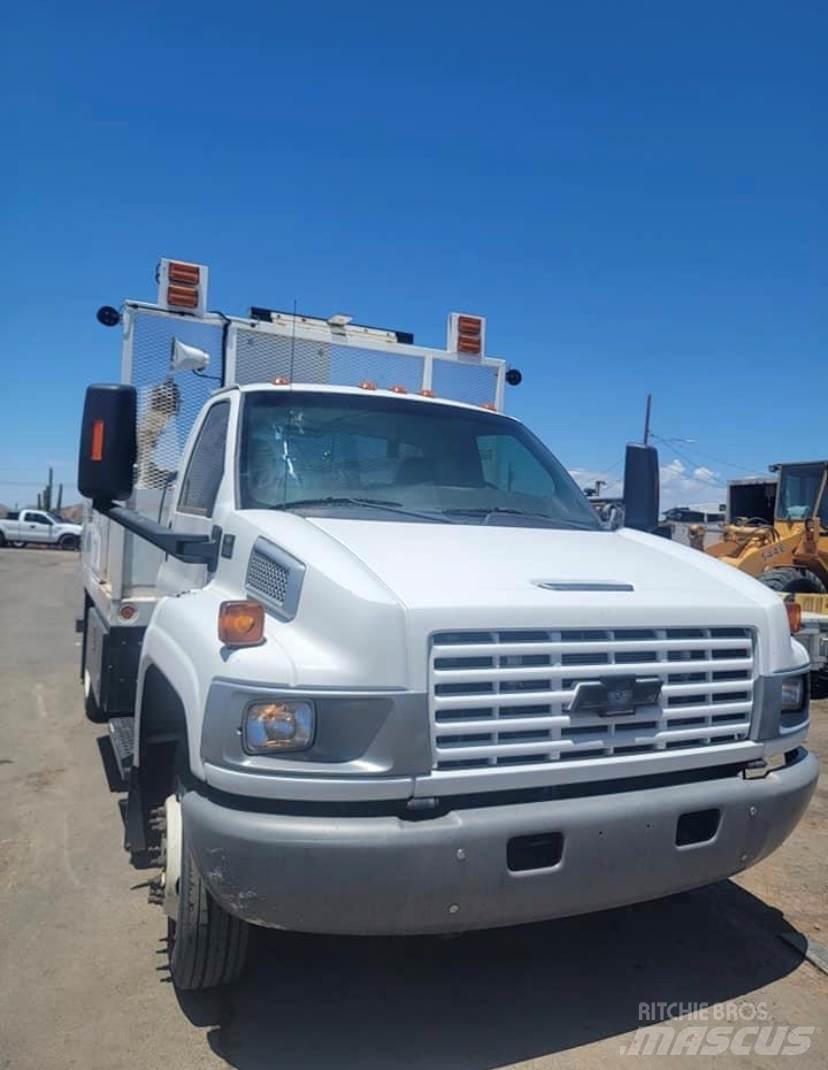 GMC 5500 Nosturiautot