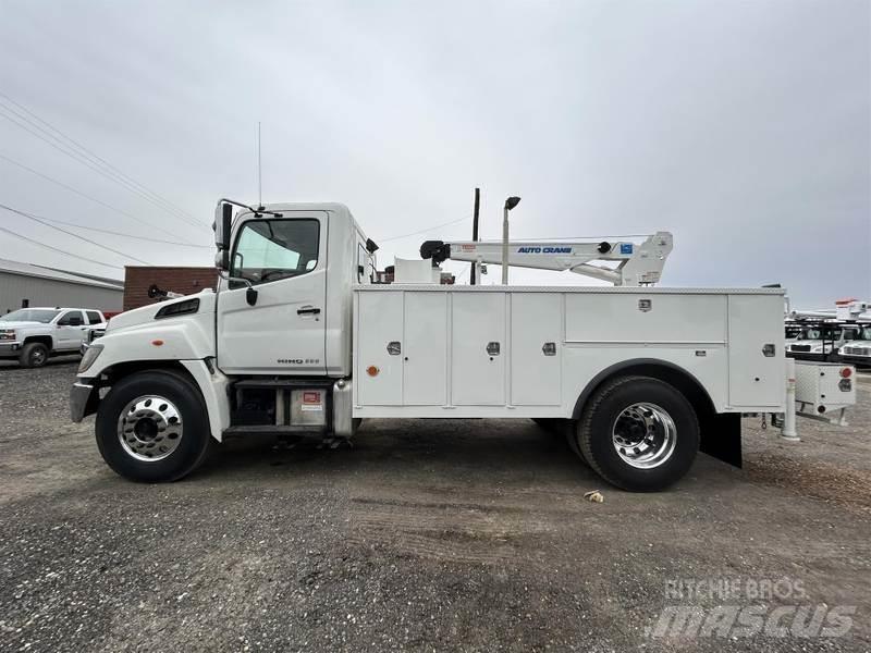 Hino 338 Tienhoitoautot