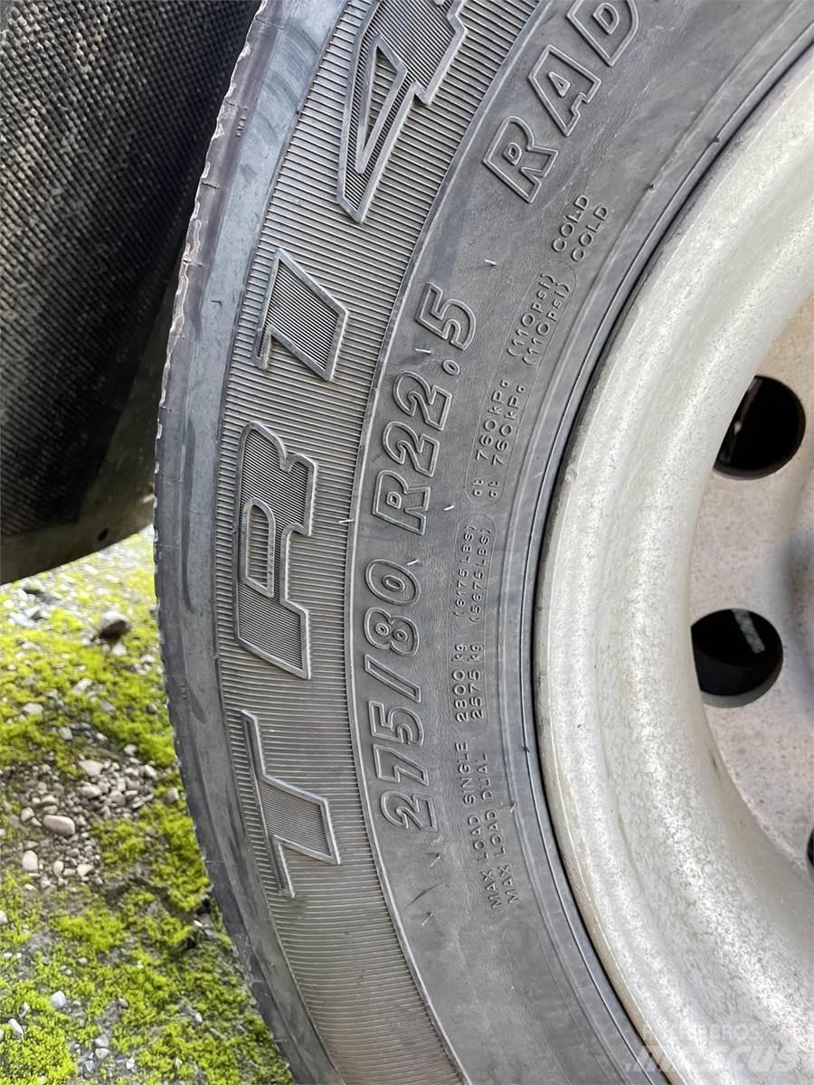  J & L Säiliöperävaunut