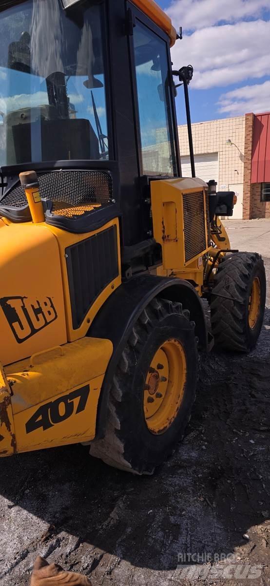 JCB 407 Pyöräkuormaajat