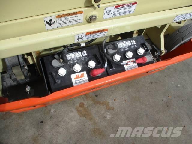 JLG 1930ES Saksilavat