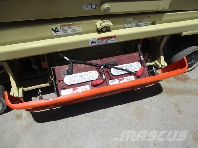 JLG 1930ES Saksilavat