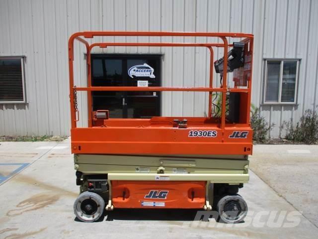 JLG 1930ES Saksilavat