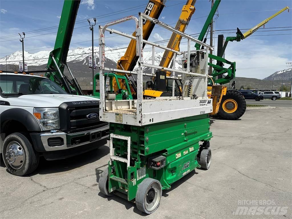 JLG 2632ES Saksilavat