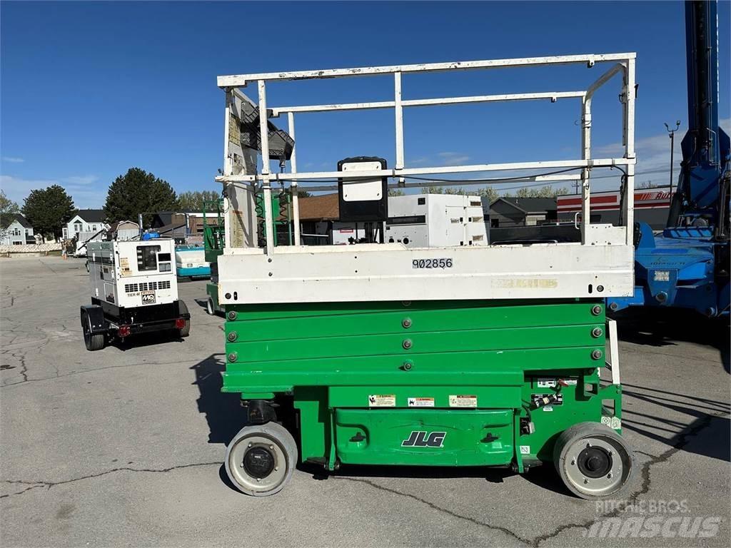 JLG 2632ES Saksilavat