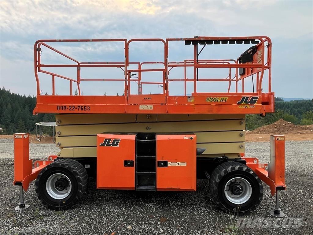 JLG 430LRT Saksilavat