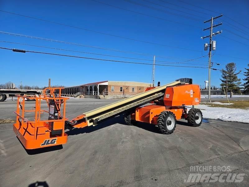 JLG 600S Teleskooppipuominostimet