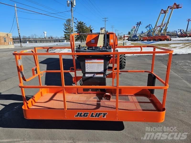 JLG 600S Teleskooppipuominostimet