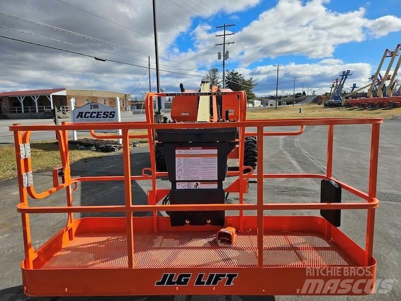 JLG 600S Teleskooppipuominostimet