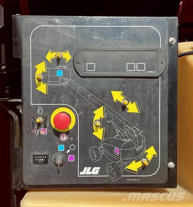 JLG 600S Teleskooppipuominostimet