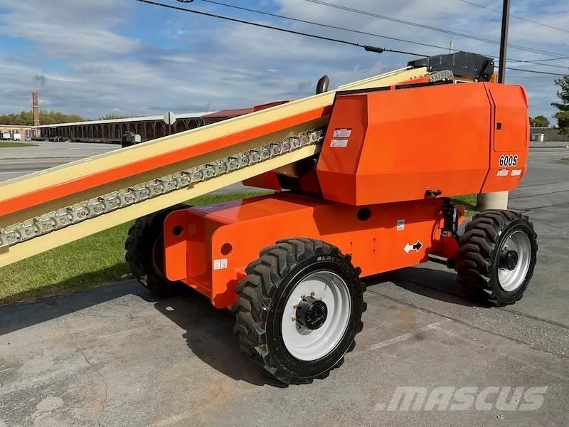 JLG 600S Teleskooppipuominostimet