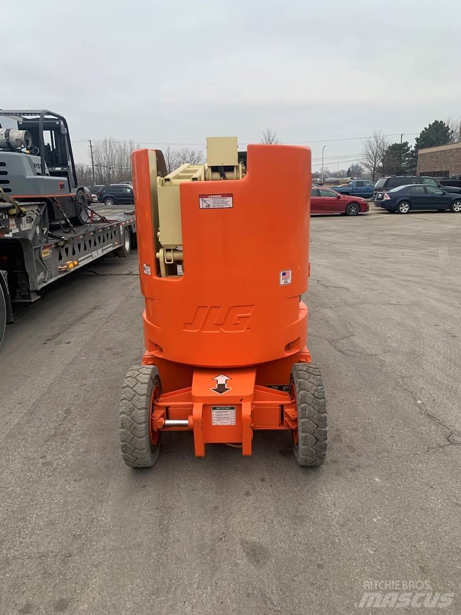 JLG E300AJ Henkilönostimet ja nostolaitteet