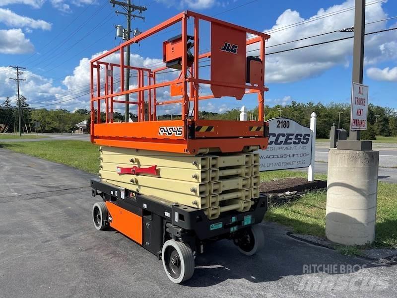 JLG R4045 Saksilavat