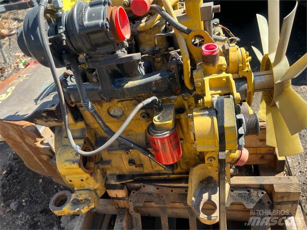 Komatsu  Moottorit