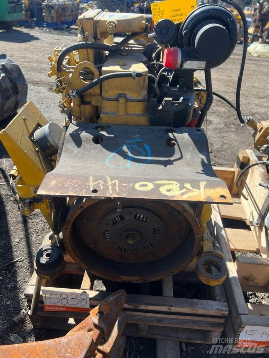 Komatsu  Moottorit