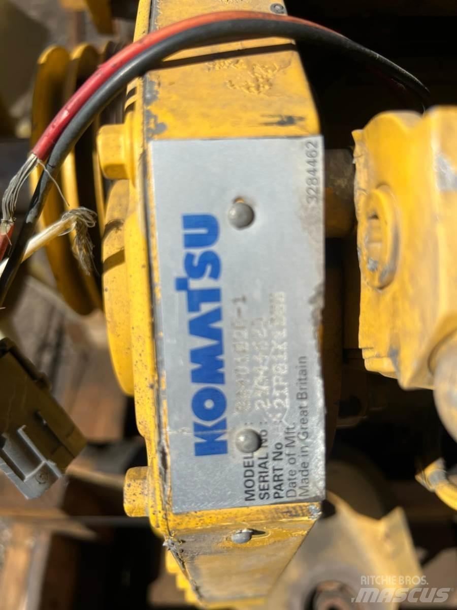 Komatsu  Moottorit