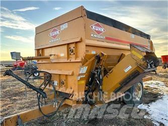 Kuhn 4142 Rehuvaunut