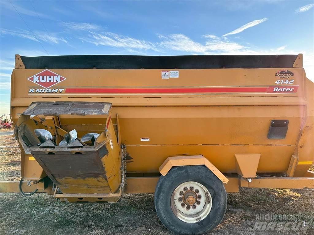 Kuhn 4142 Rehuvaunut