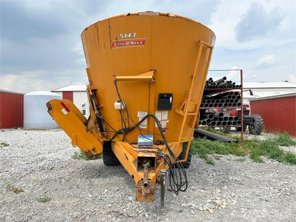 Kuhn 5143 Rehuvaunut