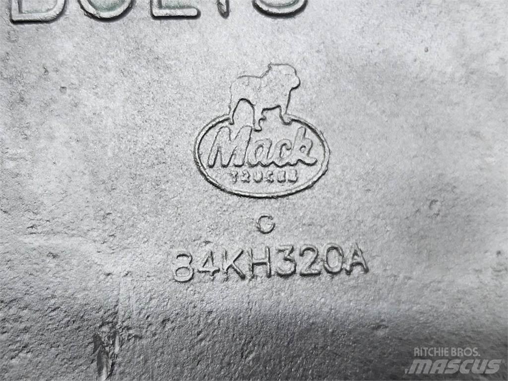 Mack  Akselit