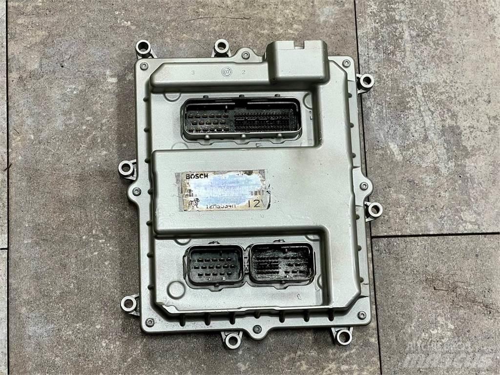 Mack E7 Sähkö ja elektroniikka