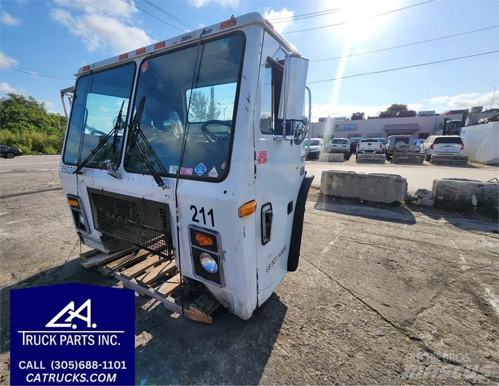 Mack LE613 Muut